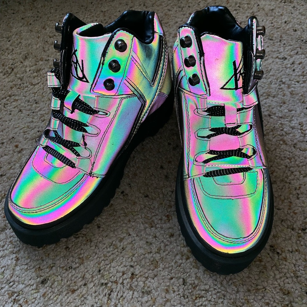 YRU Reflective Qozmo Slayr, Size 6